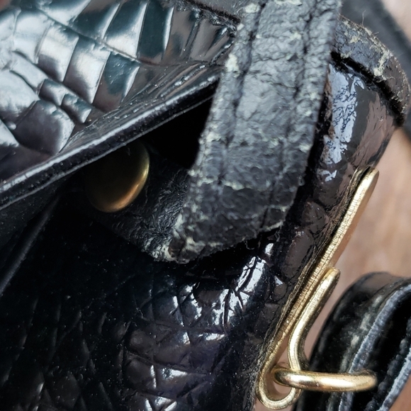 String Wallet Faux Patent Croc Effect with Removalable Straps - Picture 6 of 6